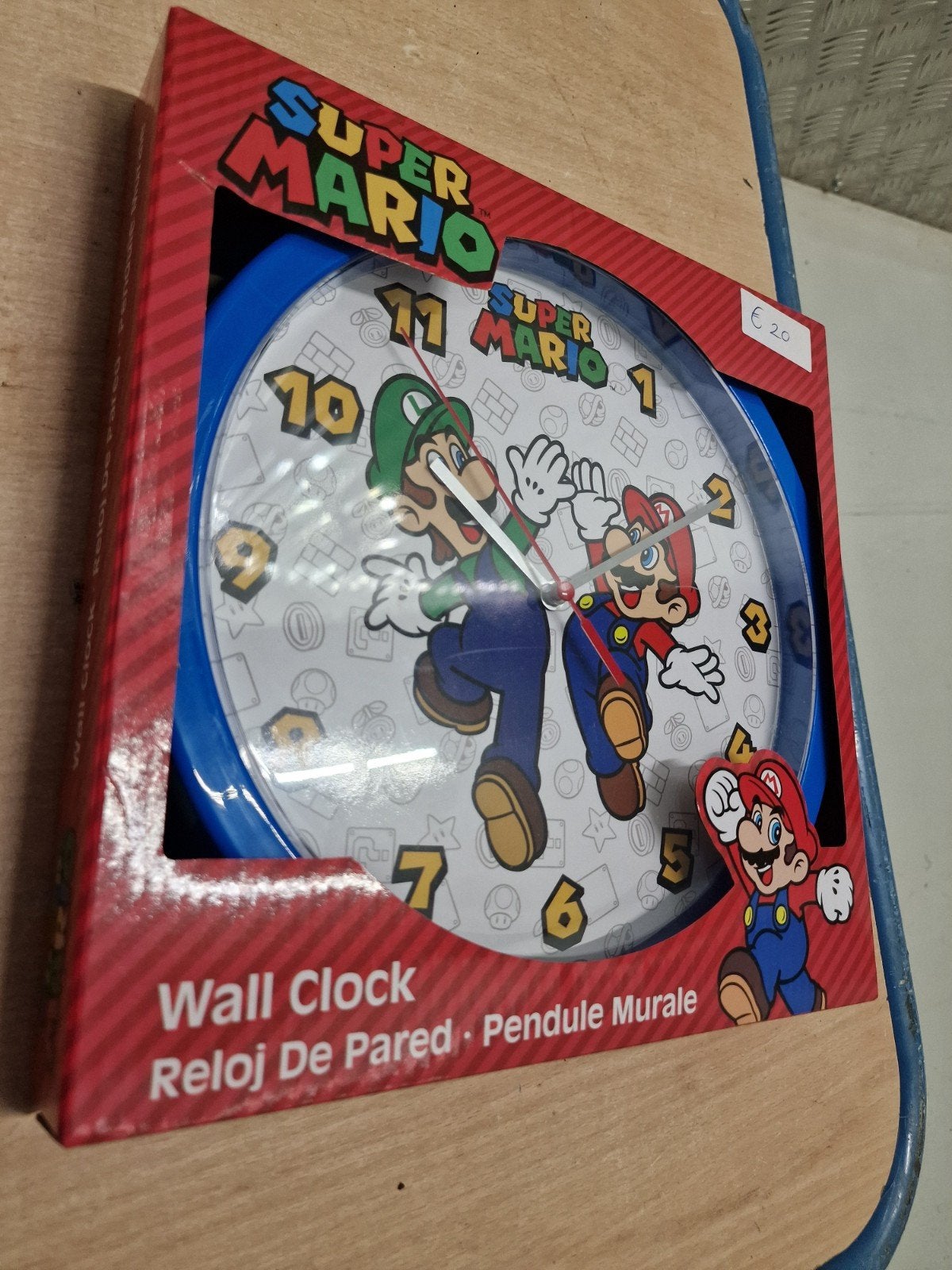 Super Mario Wandklok - Nieuw in doos, Ophalen of Verzenden, Nieuw, Analoog
