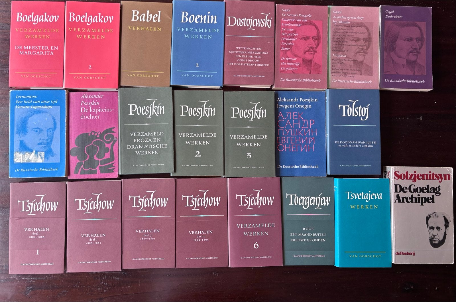 Russische Bibliotheek van Oorschot - 23 boeken, Ophalen of Verzenden, Gelezen, Nederland