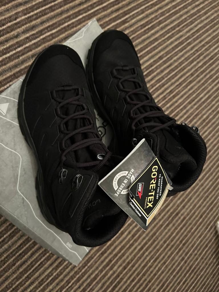 LOWA BERGSCHOENEN MAAT 41.5, Ophalen of Verzenden, Nieuw, Schoenen