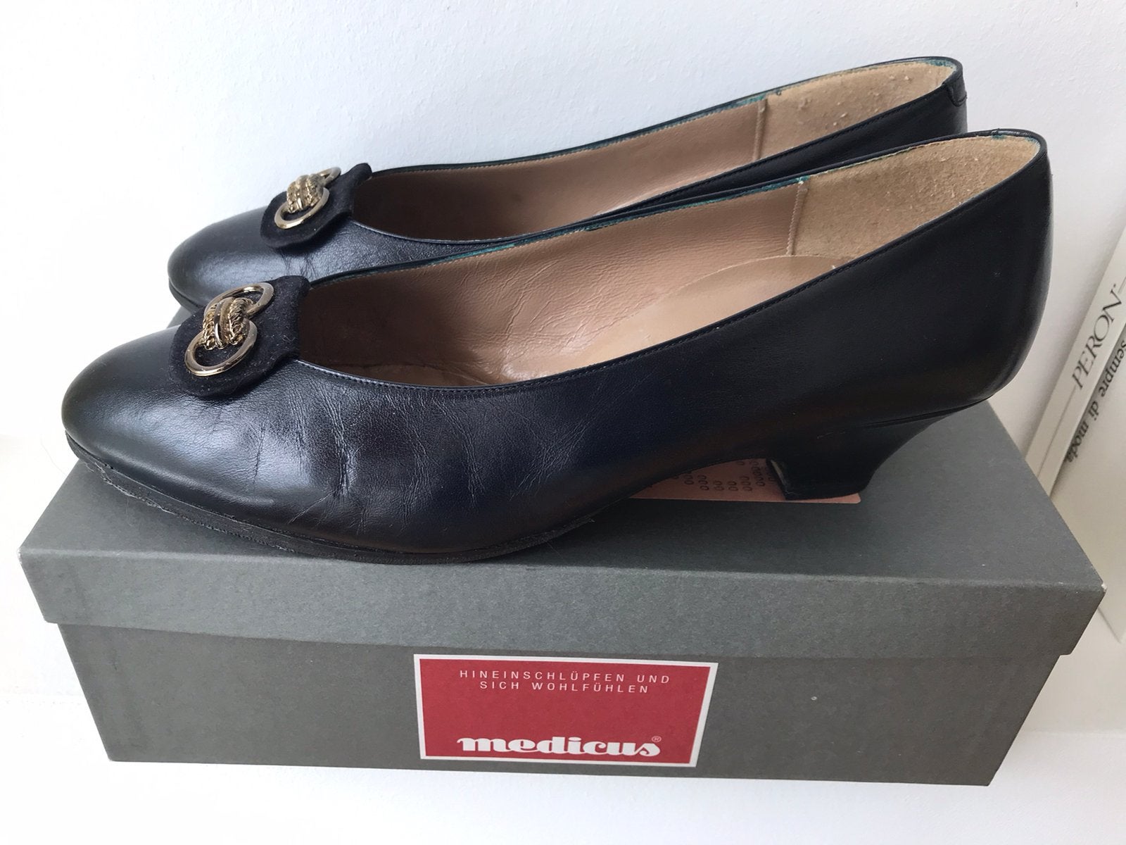 Zwarte pump met gesp leer Medicus / maat 39, Pumps, Zwart, Ophalen of Verzenden, Gedragen