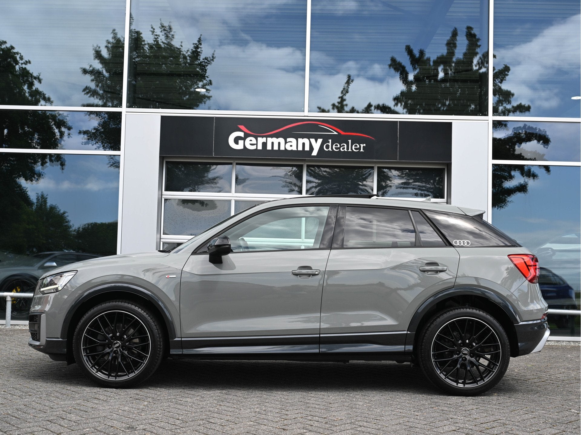 Audi Q2 1.4TFSI 150pk S-Line Pano Virtual B&O Trekhaak Quant, Auto's, Gebruikt, 4 cilinders, Leder en Stof, 1500 kg