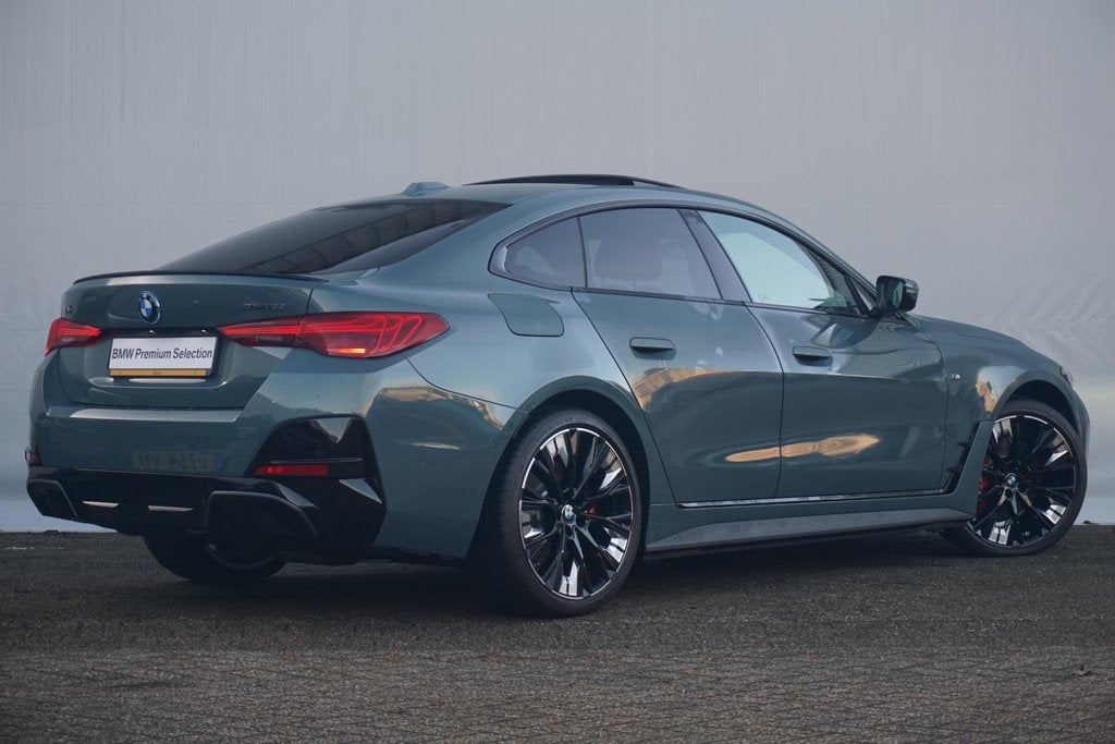 BMW i4 Gran Coupé eDrive35 M Sportpakket Pro 20'' / Schuif-, Auto's, BMW, Zwart, Met garantie (alle), 31 min, 420 min