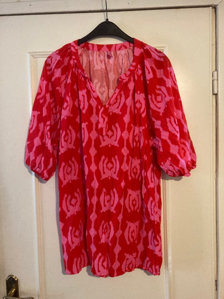 Zomerse rood roze viscose blouse van By Jeltsje, maat 46/48, Verzenden, Blouse of Tuniek, Zo goed als nieuw, By Jeltsje