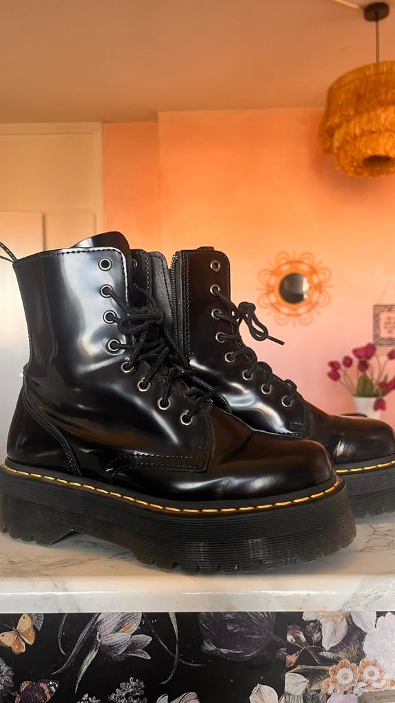 Dr martens hoge zool maat 38 zgan, Ophalen of Verzenden, Zo goed als nieuw, Zwart