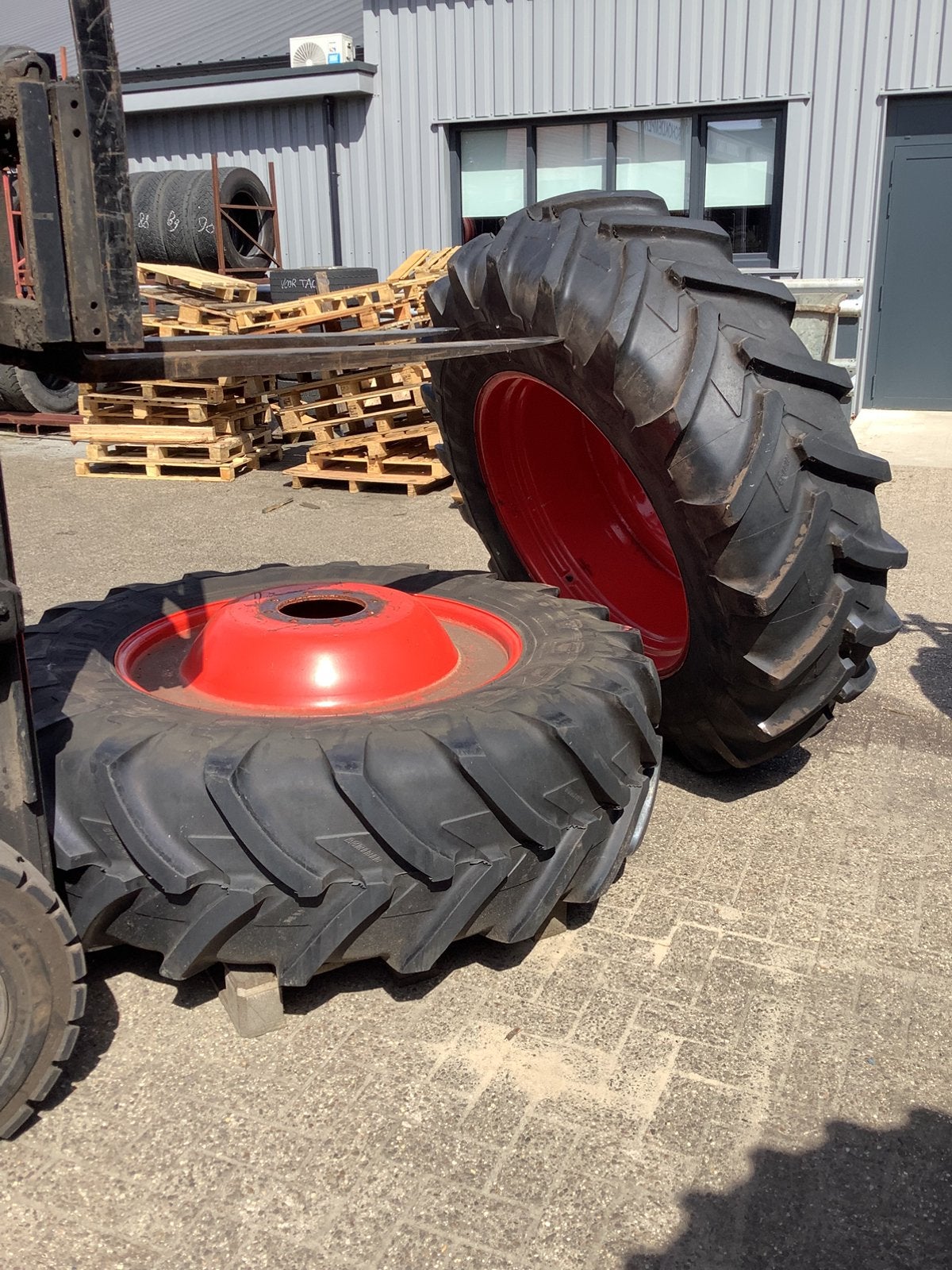 18.4R38 of 460/85R38 michelin agribib op velg, Ophalen
