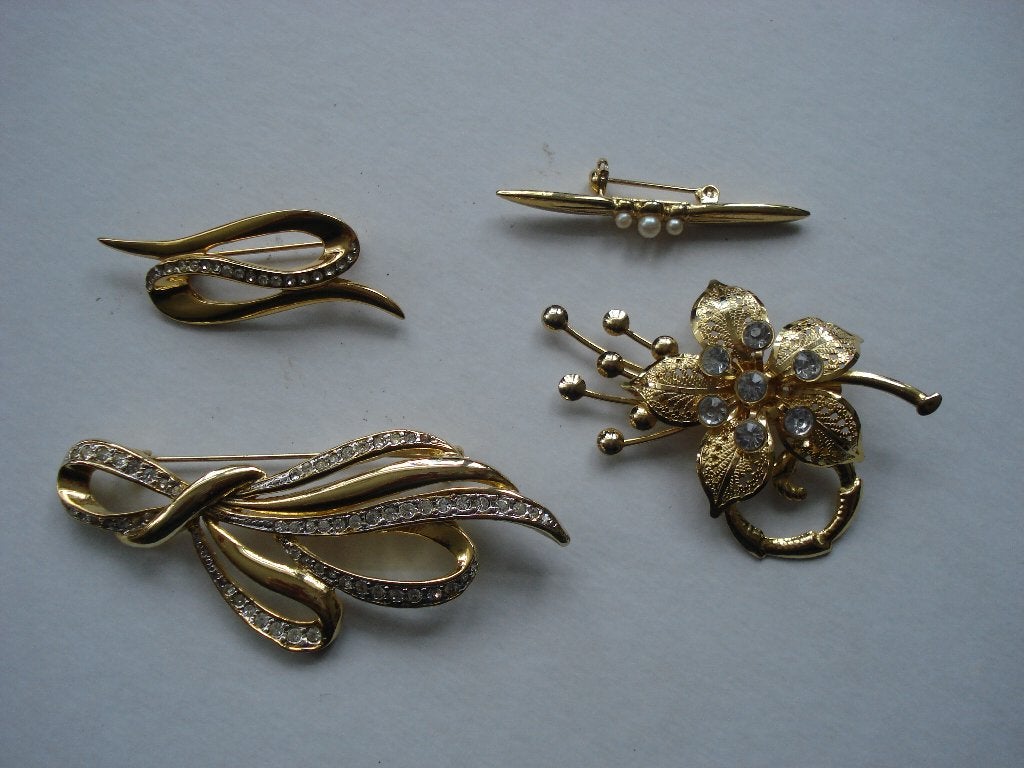 4 vintage broches sieraden verzenden, Ophalen, Overige materialen, 4 tot 7 cm, Gebruikt