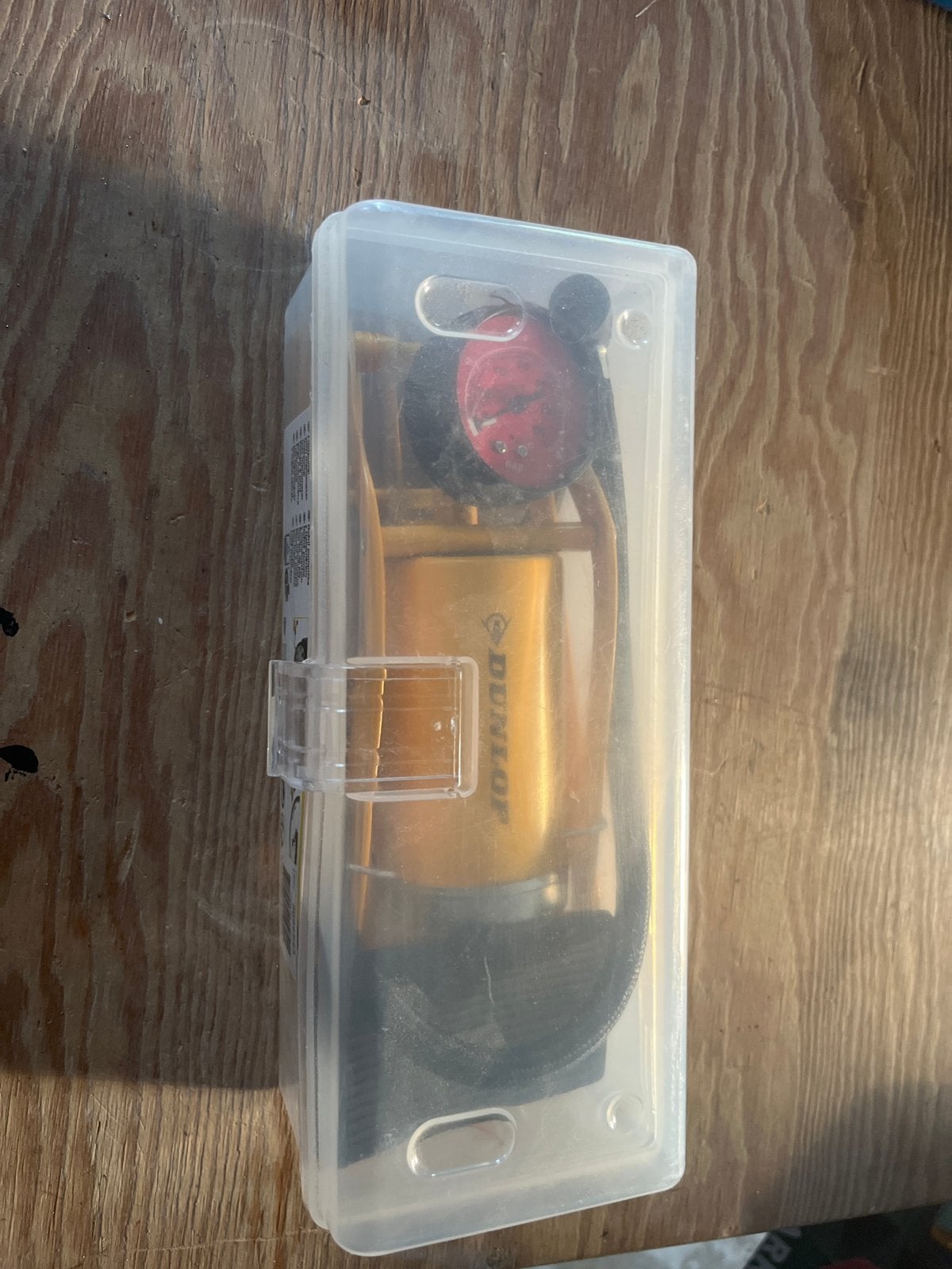 Dunlop fietspomp/ voetpomp, Fietsen en Brommers, Ophalen of Verzenden, Drukmeter, Gebruikt