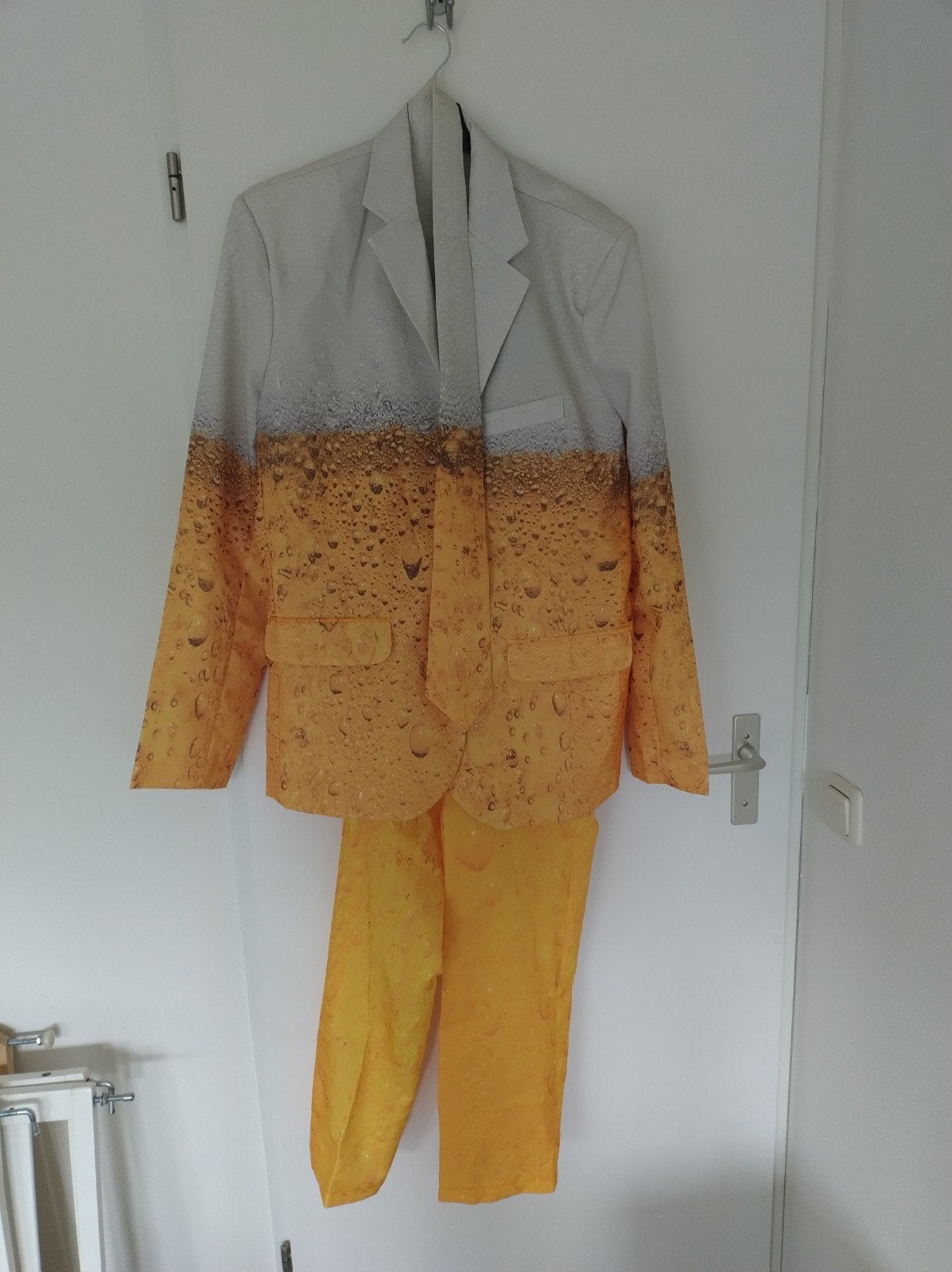 kostuum bier, Carnaval, Maat 48/50 (M), Ophalen of Verzenden, Zo goed als nieuw