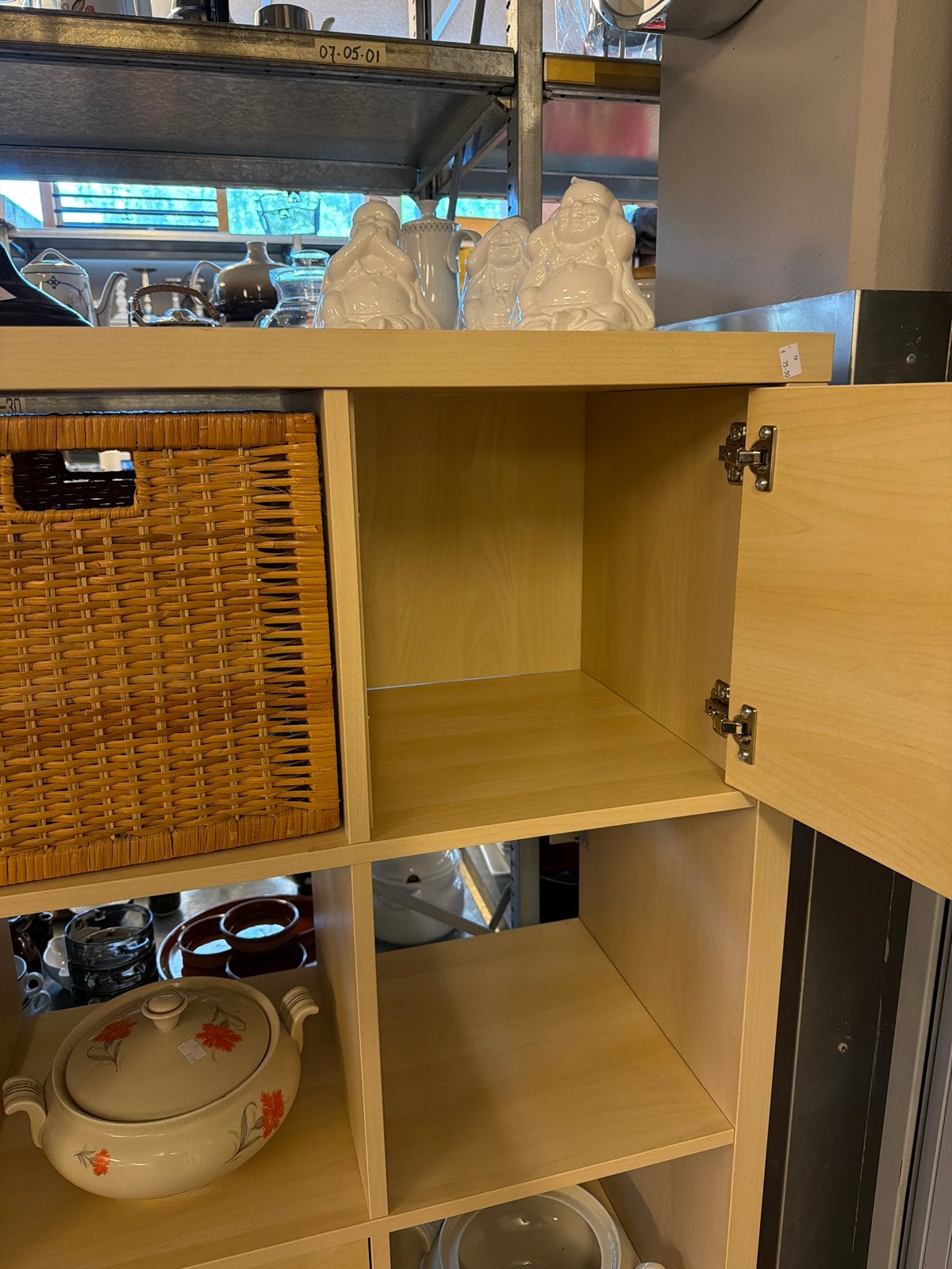 Kallax kast met manden en deurtjes - zo goed als nieuw, Huis en Inrichting, Kasten | Overige, Ophalen, ., Zo goed als nieuw, .