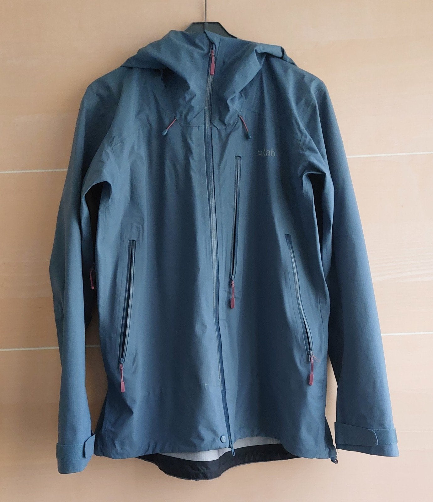 Rab regenjack, dames, maat L, Ophalen of Verzenden, Zo goed als nieuw, Kleding