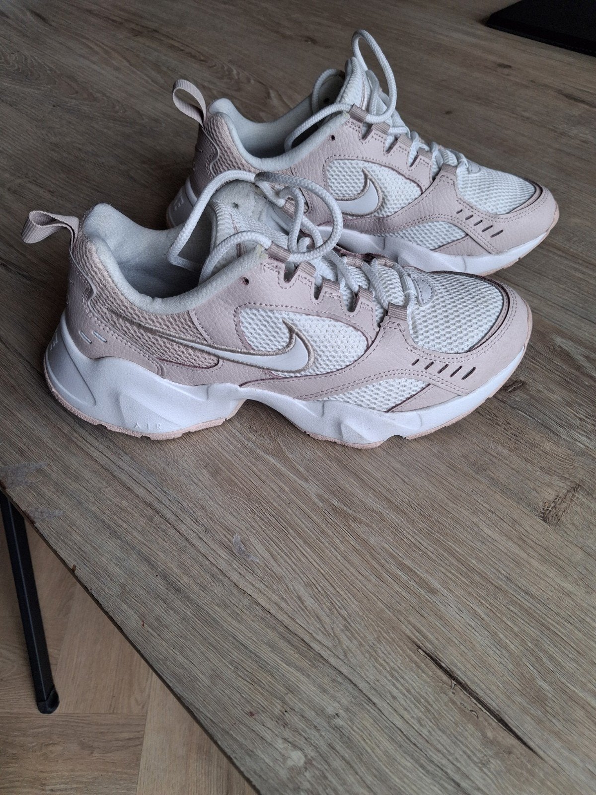 Nike Air Heights, Ophalen of Verzenden, Zo goed als nieuw, Hardloopschoenen, Nike