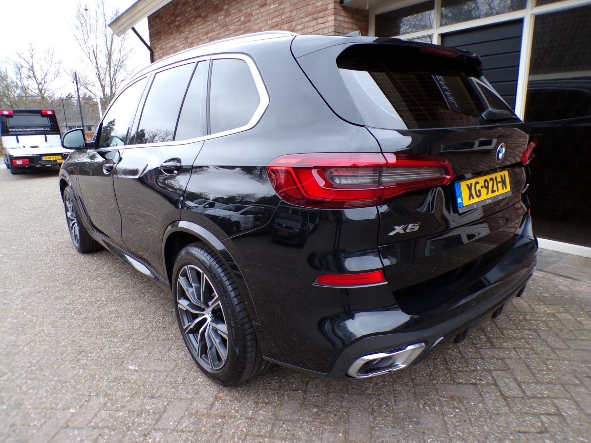 BMW X5 XDrive40i High Executive M Sport / Automaat / Leder /, Auto's, BMW, Automaat, Dealer onderhouden, Gebruikt, Vierwielaandrijving