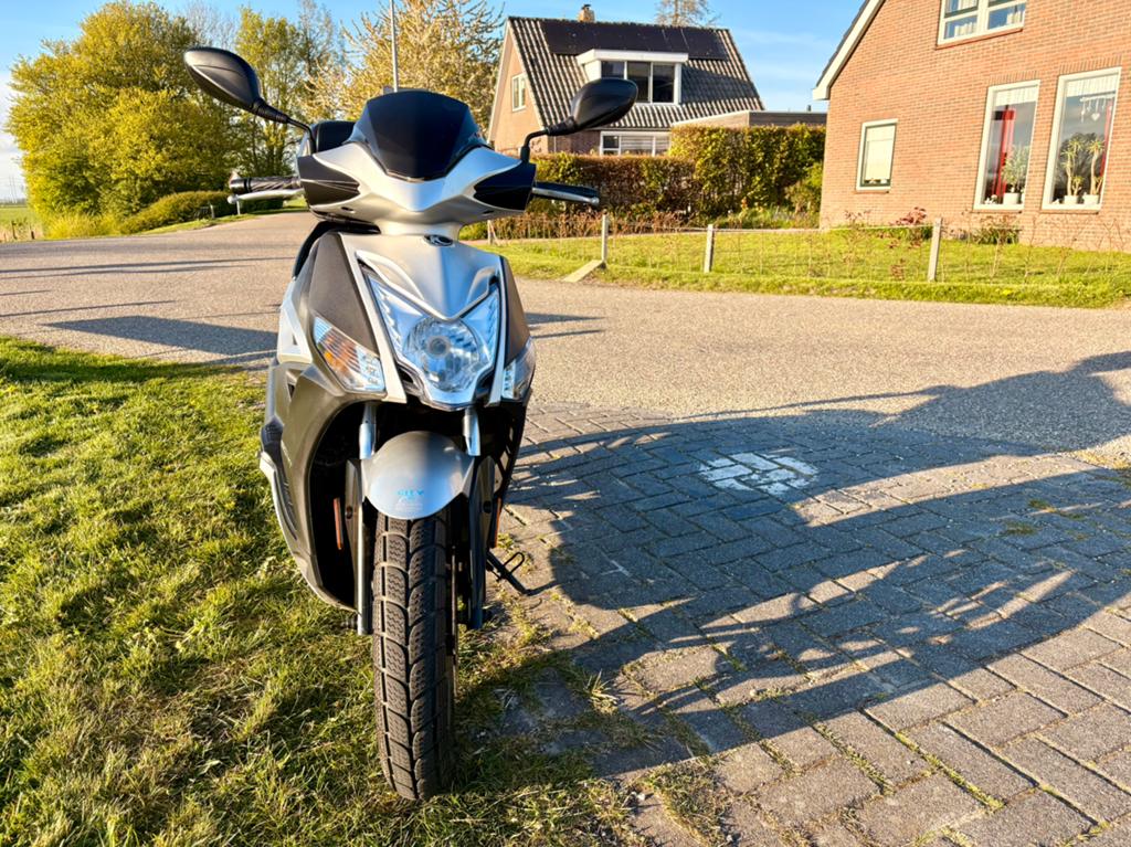 Kymco Agility 50 16+ Mooi scooter!, Ophalen, Zo goed als nieuw, Overige typen, Kymco