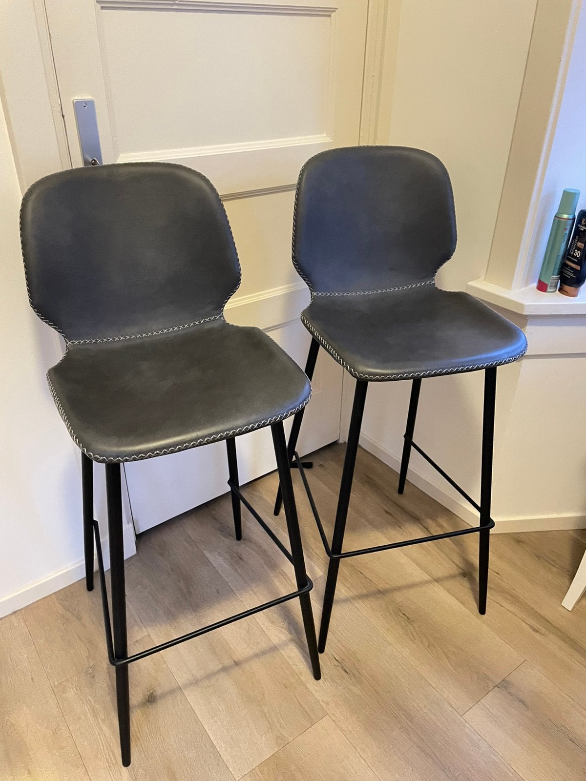 Barkrukken Leer Grijs antraciet, Ophalen, Leer, Zo goed als nieuw, 90 cm of meer