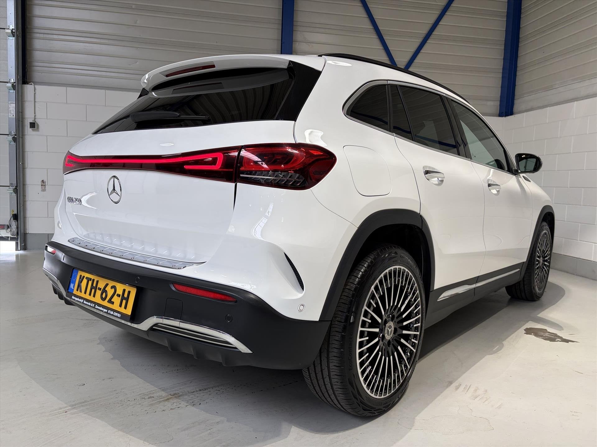 Mercedes EQA 250 190pk Edition 1 AMG-Line, Pano, Head-up, Bu, 1940 kg, Gebruikt, 750 kg, Wit
