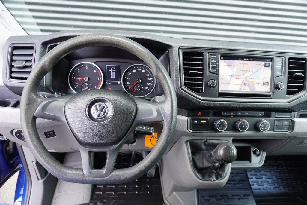 Volkswagen Crafter 35 140pk L3H3/L2H2 Navigatie Trekhaak Par, Voorwielaandrijving, Stof, Gebruikt, Zwart