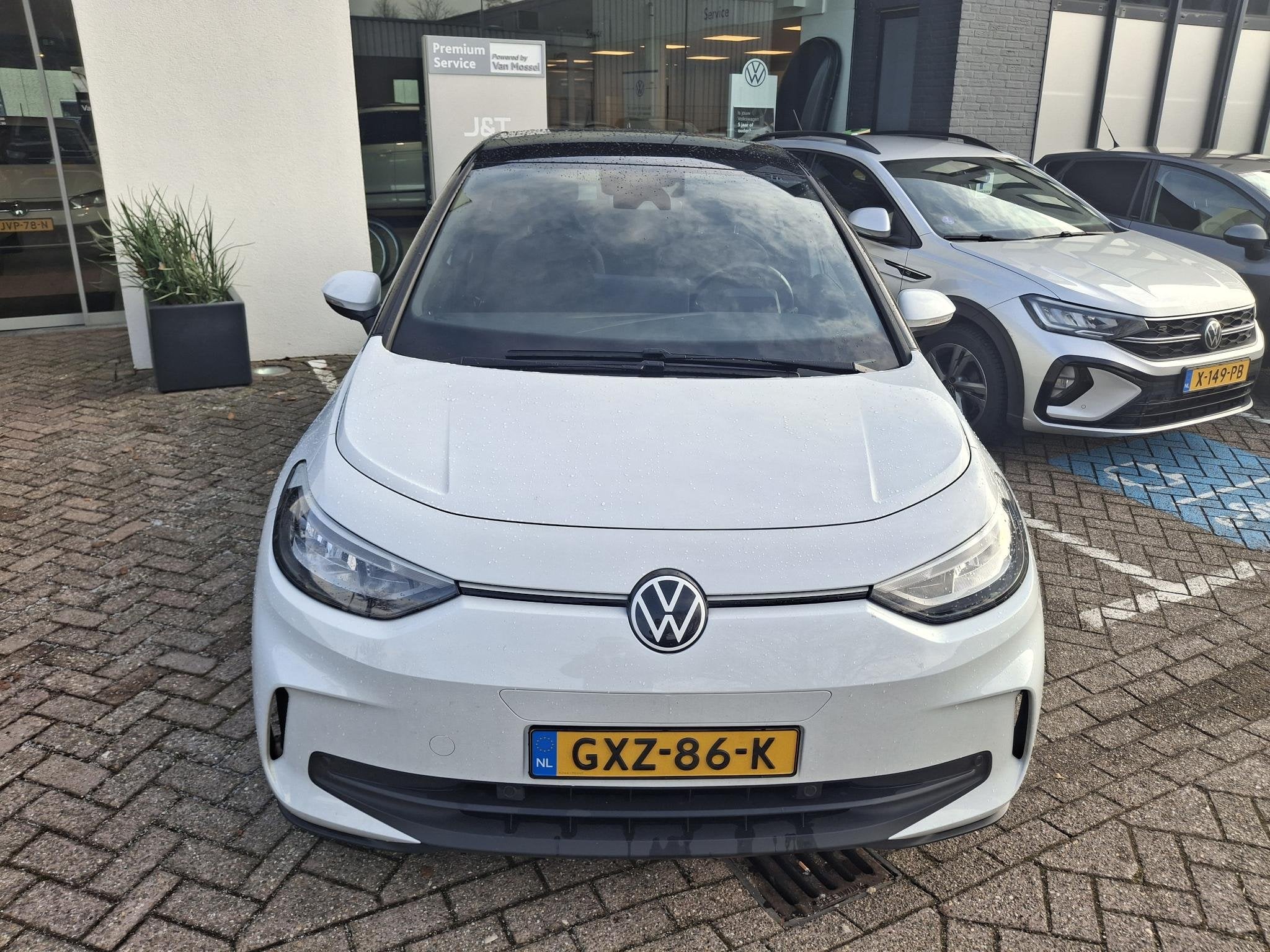 Volkswagen ID.3 Pure Oranje Edition 52 kWh | DEMO | PARKEERS, Automaat, 12 maanden, Parkeersensor, ID.3