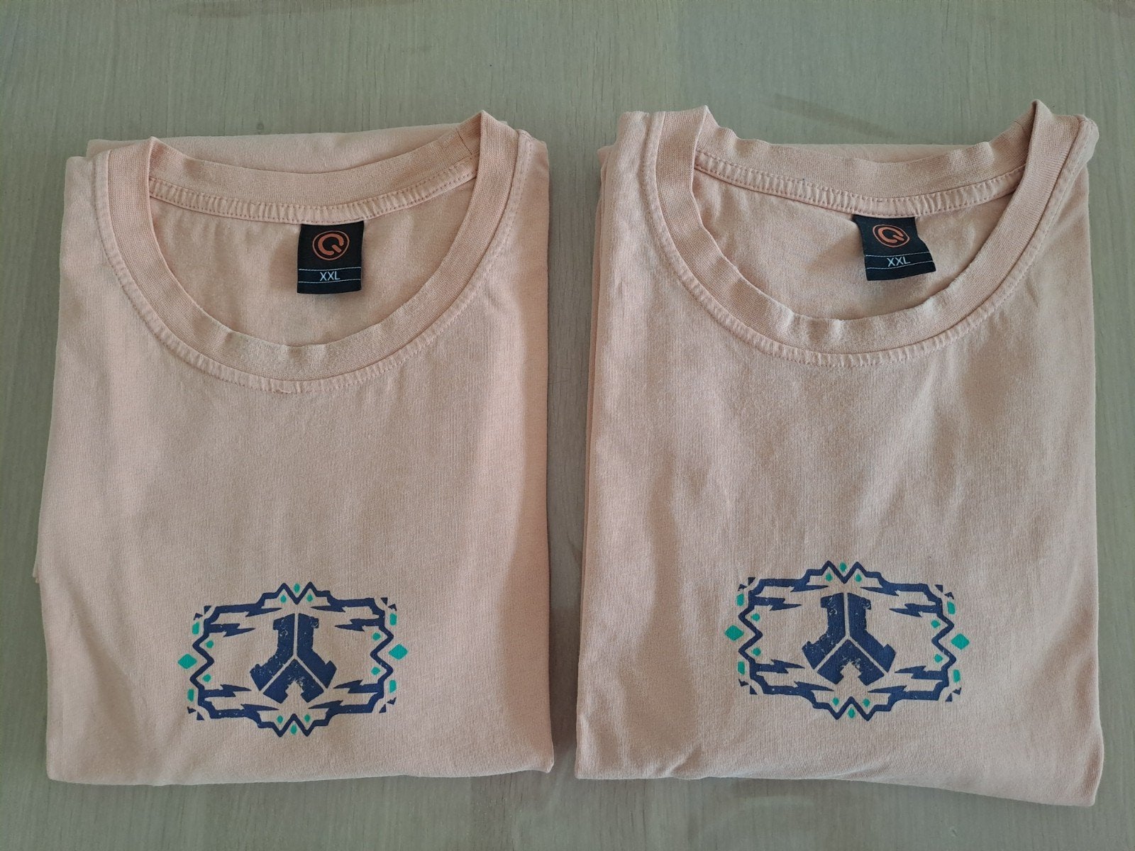 2x Defqon1 t-shirt XXL peach/perzik, Overige kleuren, Overige maten, Ophalen of Verzenden, Zo goed als nieuw