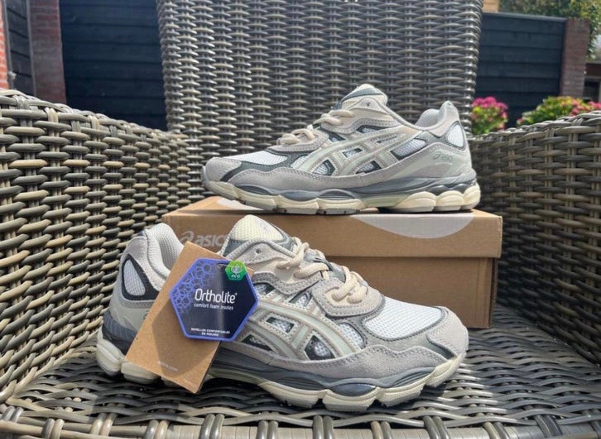 ASICS nyc Gel  - Nieuw in doos, Ophalen of Verzenden, Nieuw, Grijs, Sneakers of Gympen