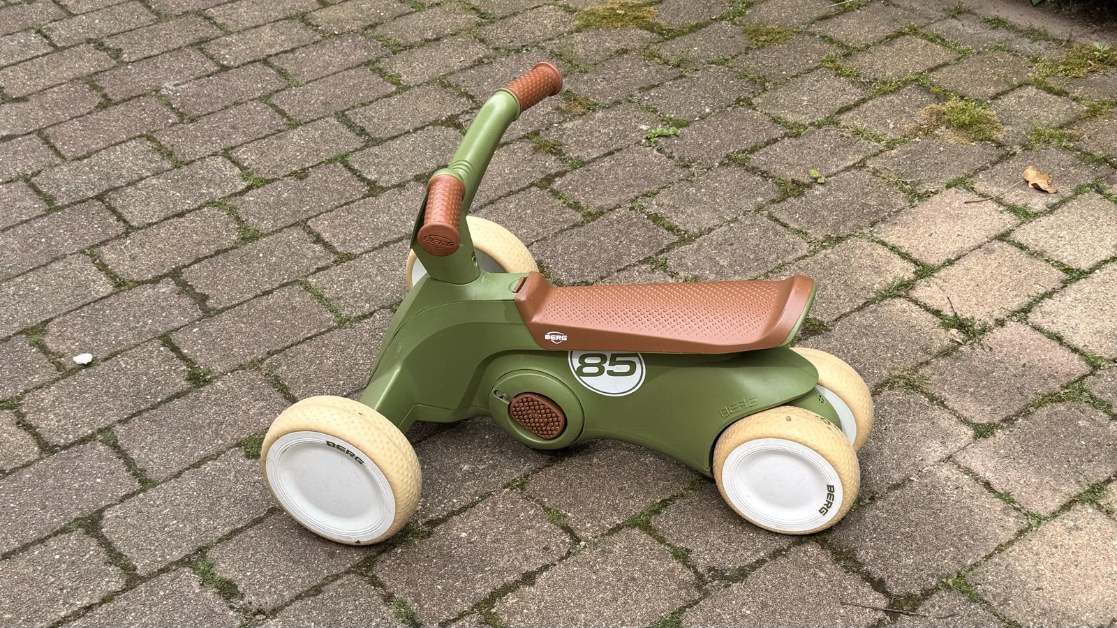 BERG GO² Retro Loopauto - Groen met uitklapbare pedalen, Kinderen en Baby's, Ophalen, Gebruikt, Loopvoertuig