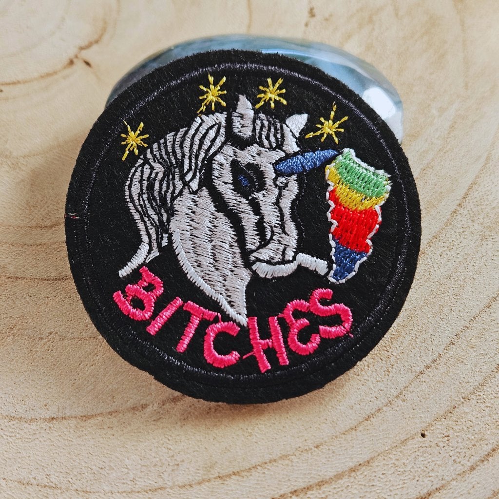Strijk embleem applicatie Patch Eenhoorn bitches, D, Nieuw, Ophalen of Verzenden, D