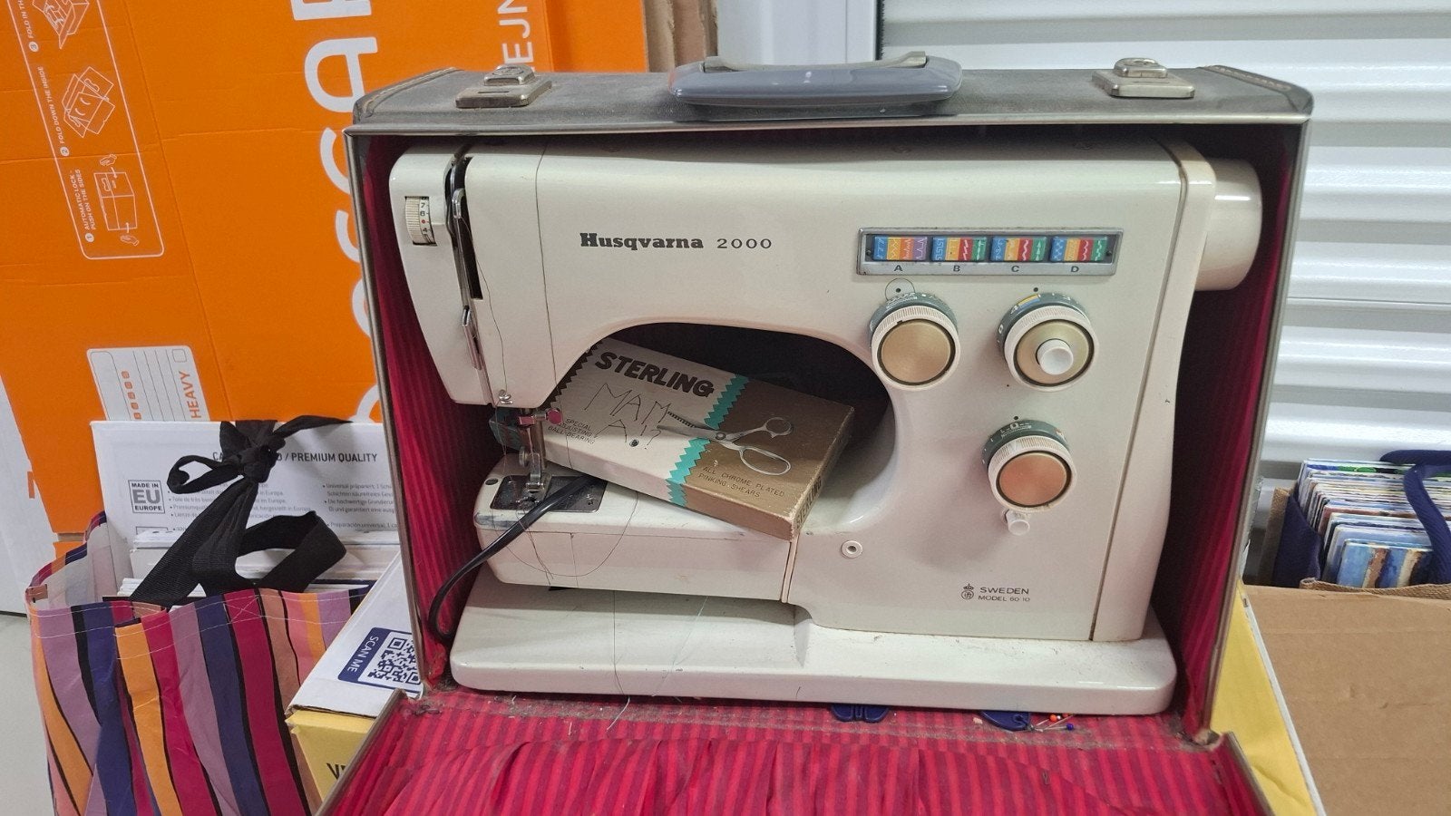 Husqvarna 2000 Naaimachine - Model 60 10, Hobby en Vrije tijd, Naaimachines en Toebehoren, Ophalen, Gebruikt, Naaimachine, Husqvarna