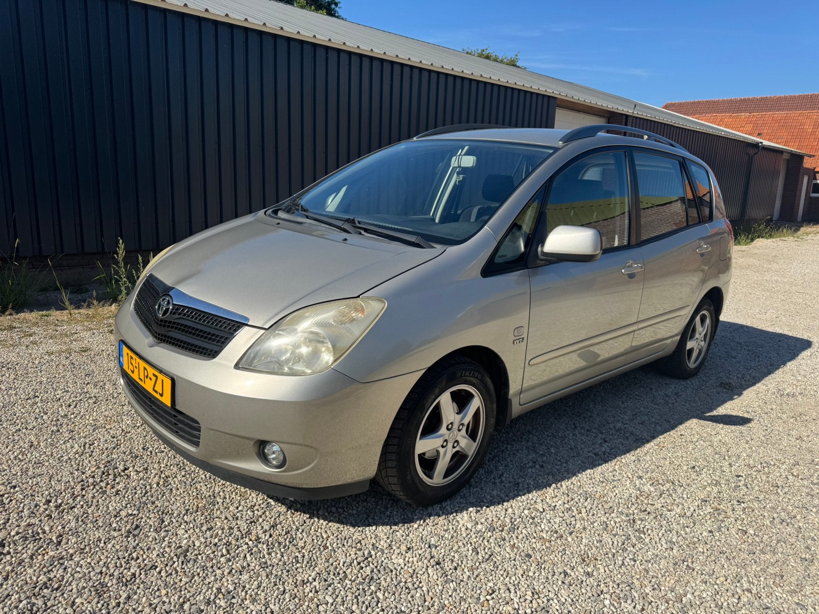 Toyota Corolla Verso 1.6 Vvt-i 2003 Grijs AIRCO, Auto's, Voorwielaandrijving, 450 kg, 4 cilinders, Handgeschakeld
