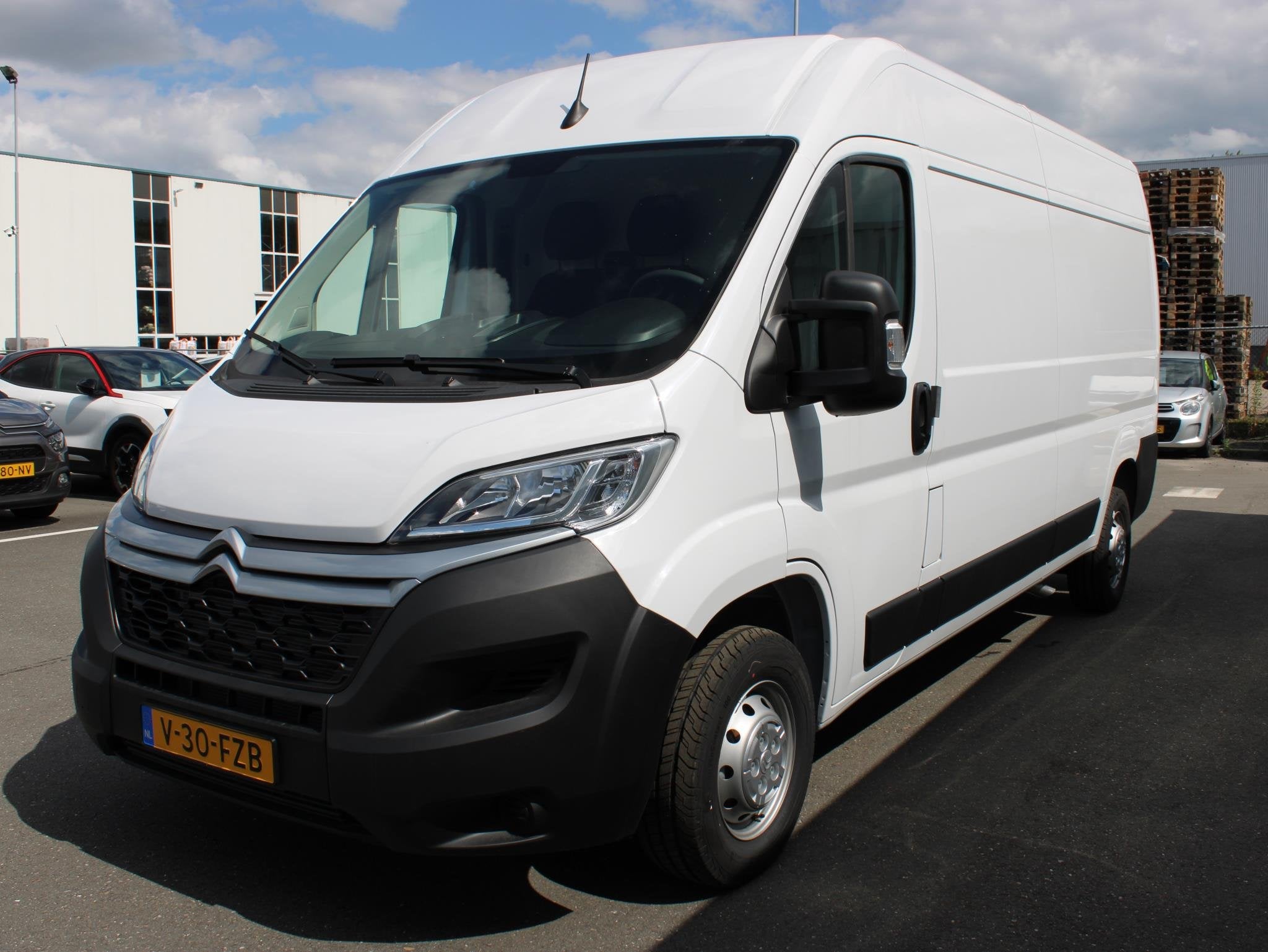 Citroen Jumper 2.2 BlueHDi 140 L3H2 3.3t HEAVY DUTY, Auto's, Voorwielaandrijving, 12 maanden, Stof, Gebruikt