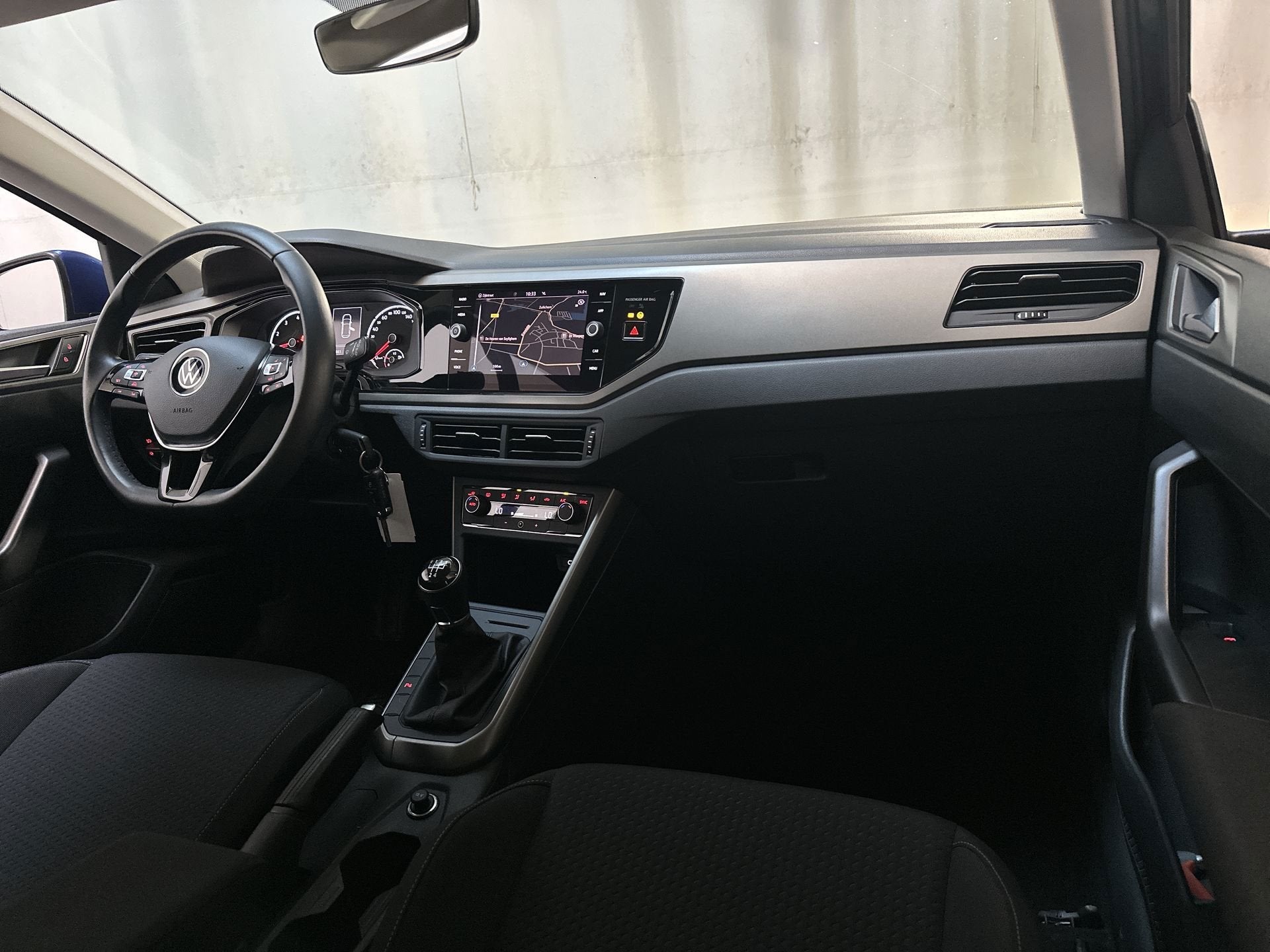 Volkswagen Polo 1.0 TSI R-Line Edition Parkeersensoren Navig, Auto's, Volkswagen, Voorwielaandrijving, Gebruikt, Met garantie (alle)