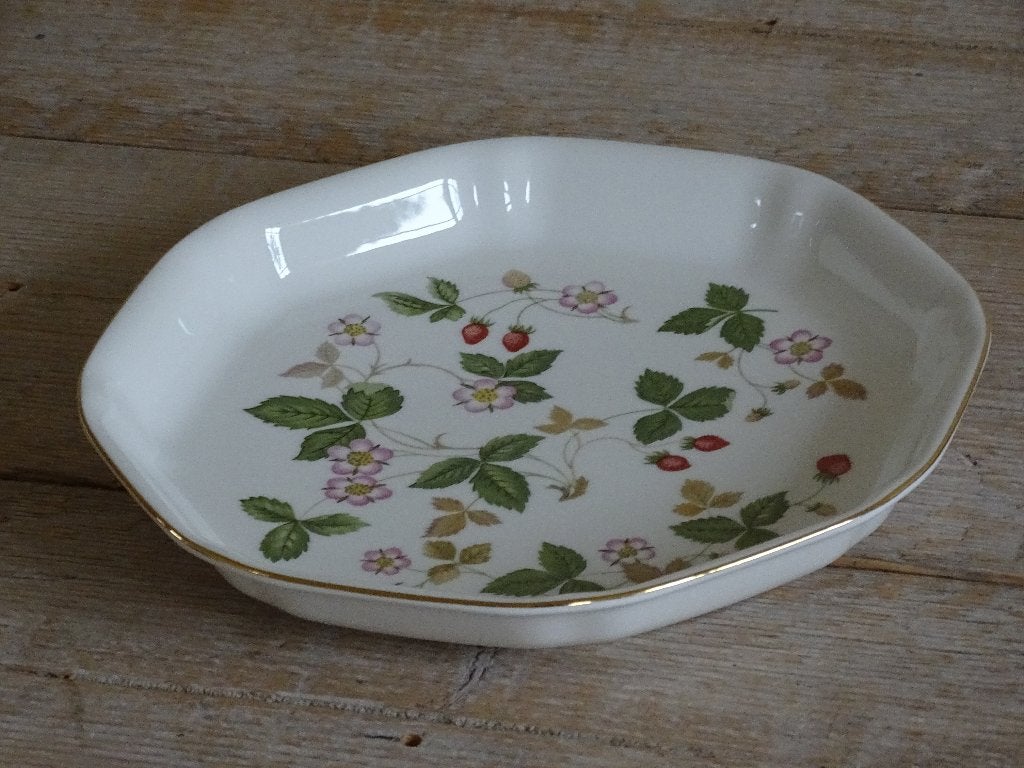 Servies, Wedgwood, WILD STRAWBERRY, zo goed als nieuw, Ophalen of Verzenden
