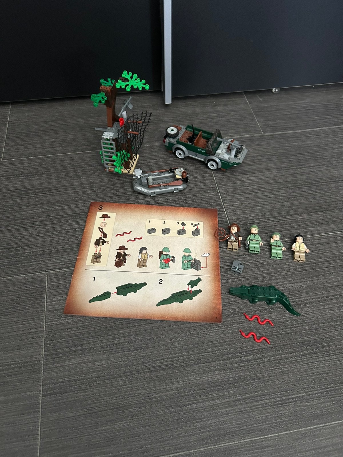 Lego Indiana Jones Jungle Cruiser 7625, Kinderen en Baby's, Speelgoed | Duplo en Lego, Ophalen of Verzenden, Zo goed als nieuw