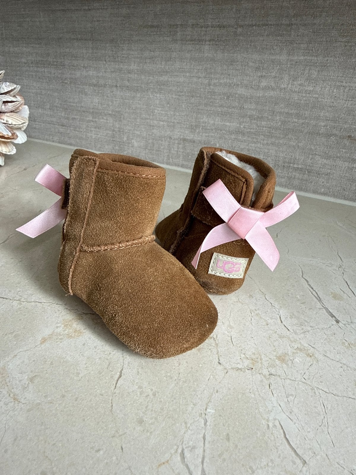 Ugg slofjes voor baby's - Zo goed als nieuw, Ophalen of Verzenden, Zo goed als nieuw, Jongetje of Meisje, Slofjes