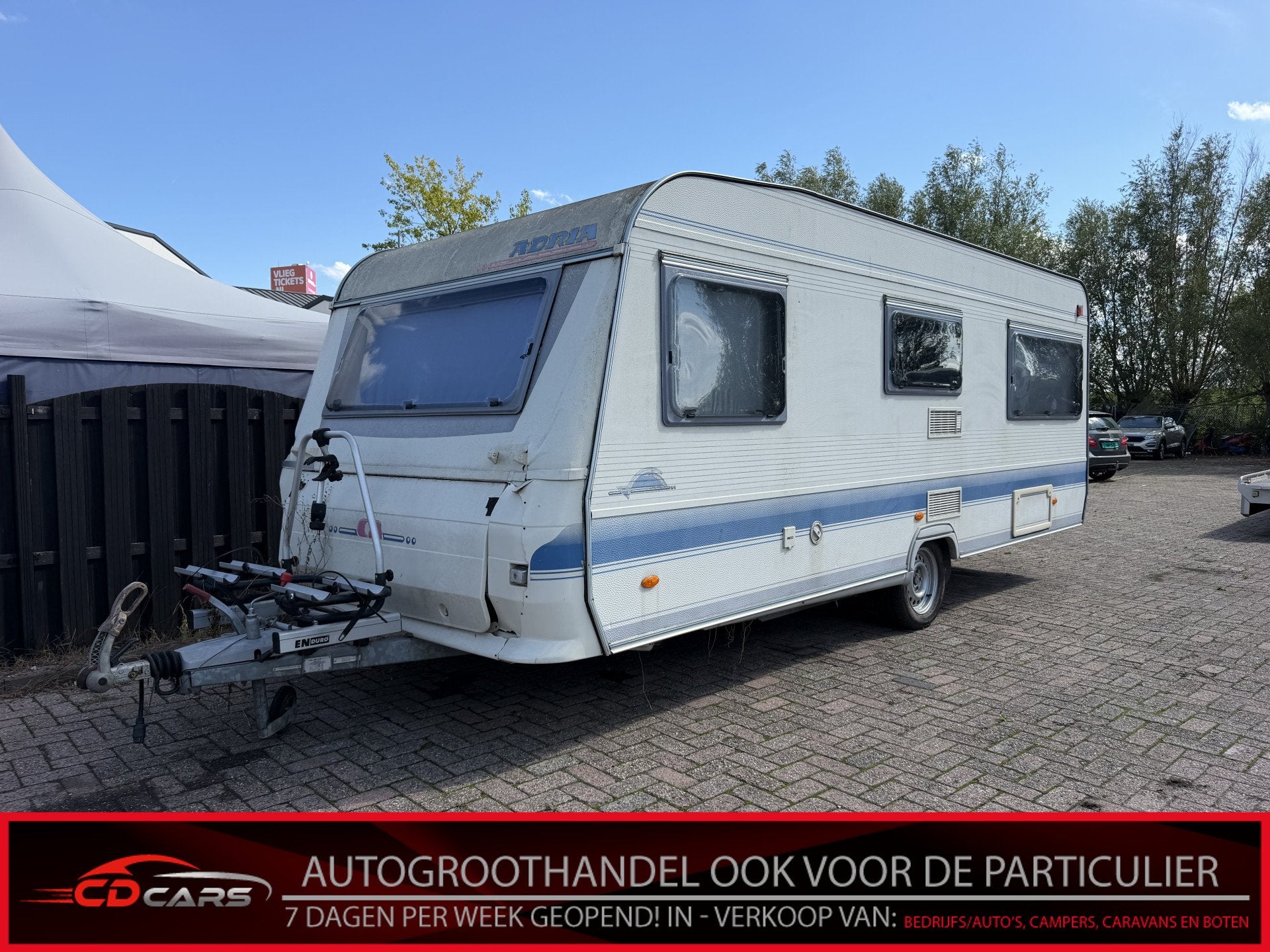 Adria 5208 Caravan Schade aan de caravan! Bij de verkoop van, Info@cd-cars.nl, Vast bed, C.D. Cars, Rondzit