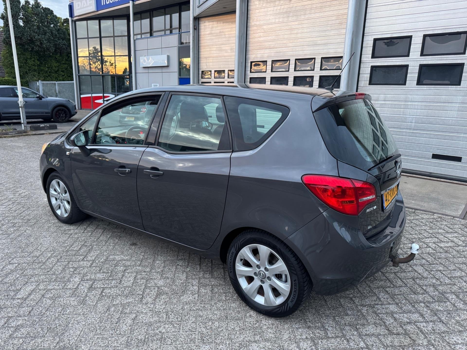 Opel Meriva 1.4 Turbo Edition Airco, Trekhaak, Cruise, Auto's, Voorwielaandrijving, Euro 5, Gebruikt, 680 kg
