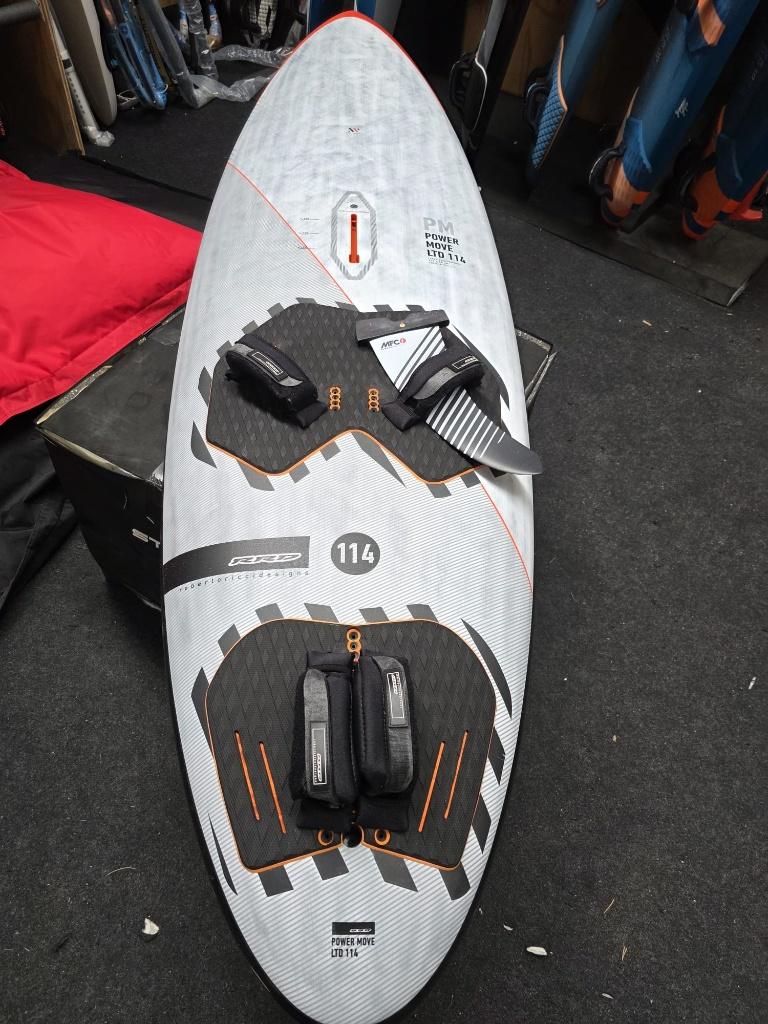 RRD Firemove 114LTD Y28 gebruikt, Watersport en Boten, Windsurfen, Zo goed als nieuw, Plank, Met vin(nen), Ophalen of Verzenden