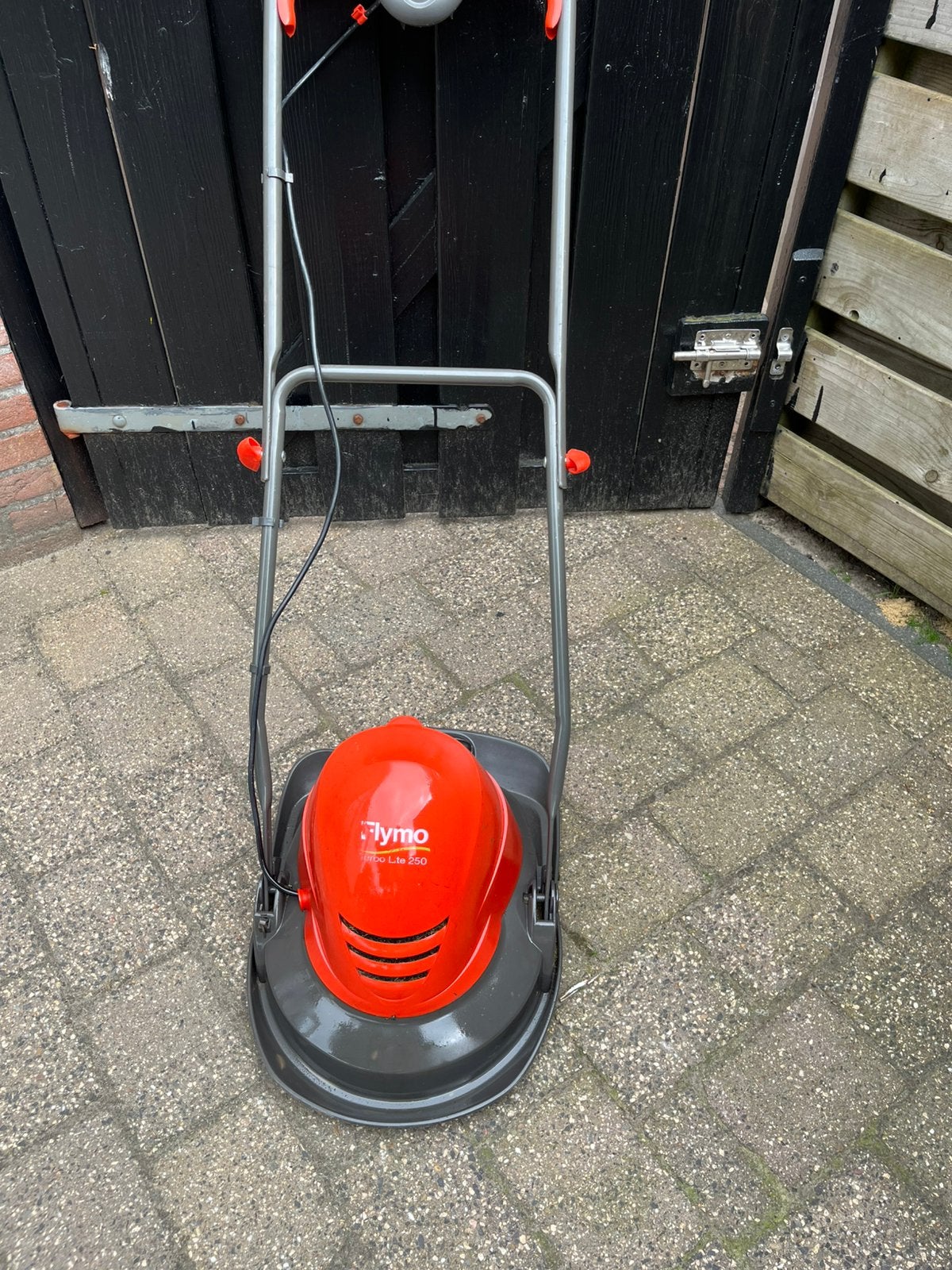 Flymo turbo lite 250, Zweefmaaier, Ophalen of Verzenden, Zo goed als nieuw