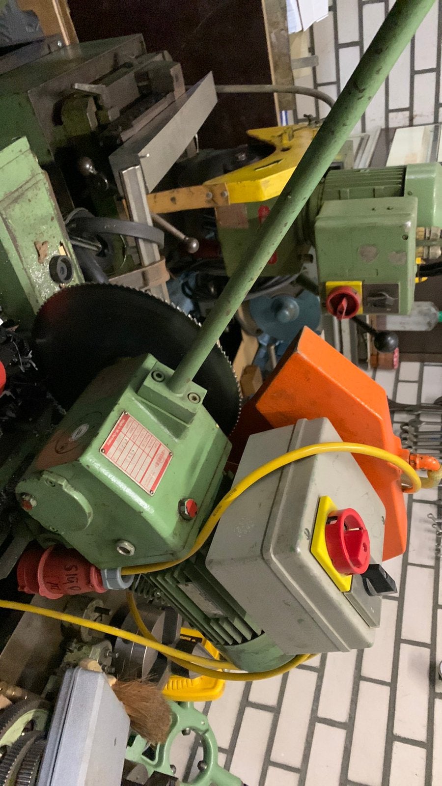 EISELE metaalafkortzaag machine  2x met nieuw zaagblad, Ophalen, Zo goed als nieuw