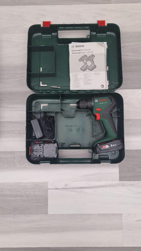 Bosch UniversalDrill 18V-60 Accuboormachine - Complete set, Ophalen, Zo goed als nieuw, Boor- en Schroefmachine
