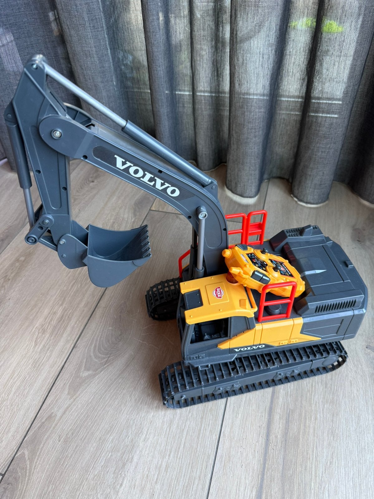 Bestuurbare Volvo kraan Dickie toys, Ophalen, Gebruikt, Afstandsbediening