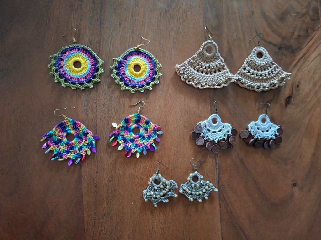 Nieuw in 1 koop!IBIZA/6 paar handgemaakte gehaakte oorbellen, Ophalen of Verzenden, Nieuw, Overige kleuren, Hangers