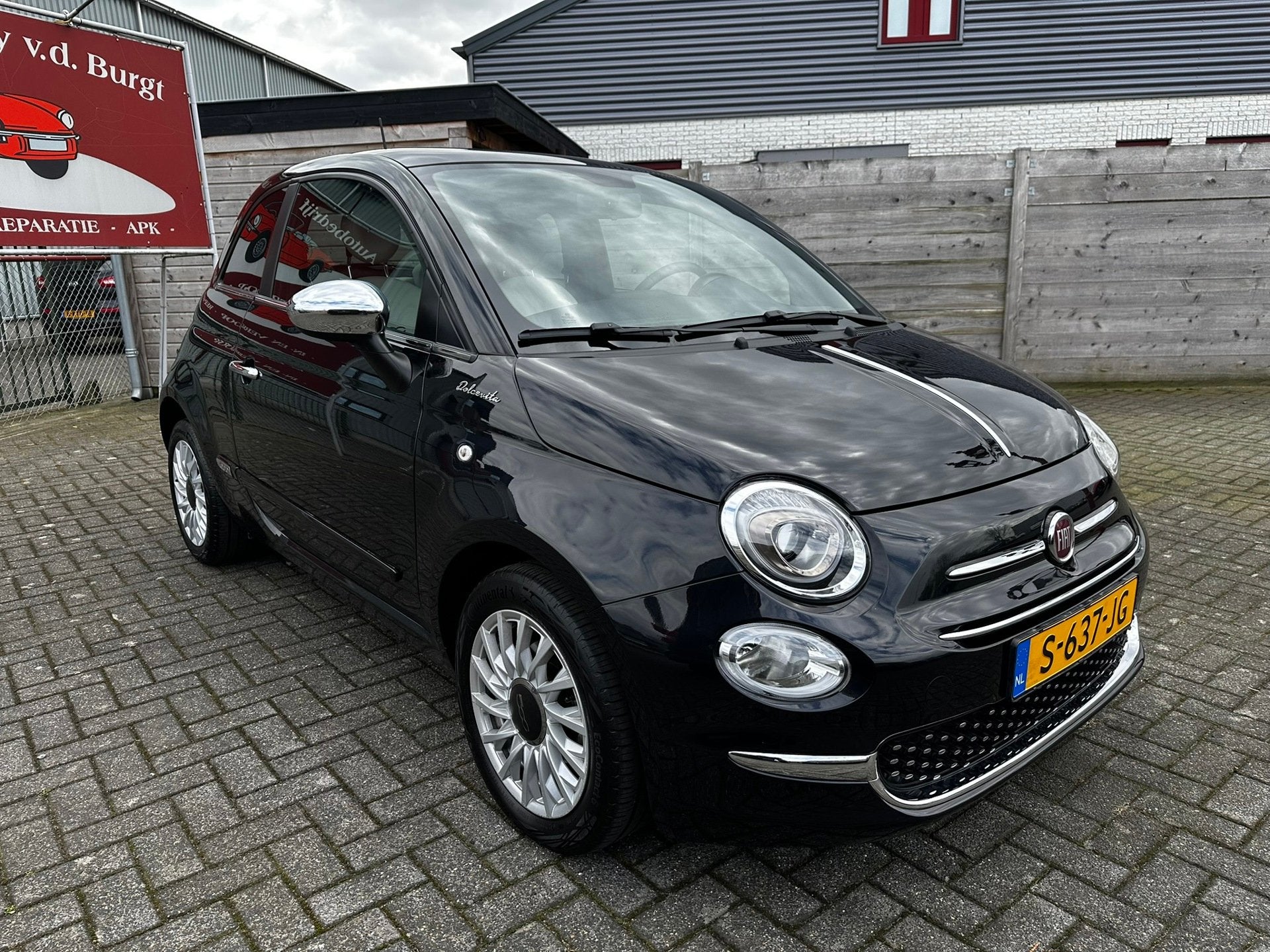 Fiat 500 1.0 Hybrid Dolcevita | Panorama | Carplay | Cruise, Voorwielaandrijving, Automatische klimaatregeling, Met garantie (alle)