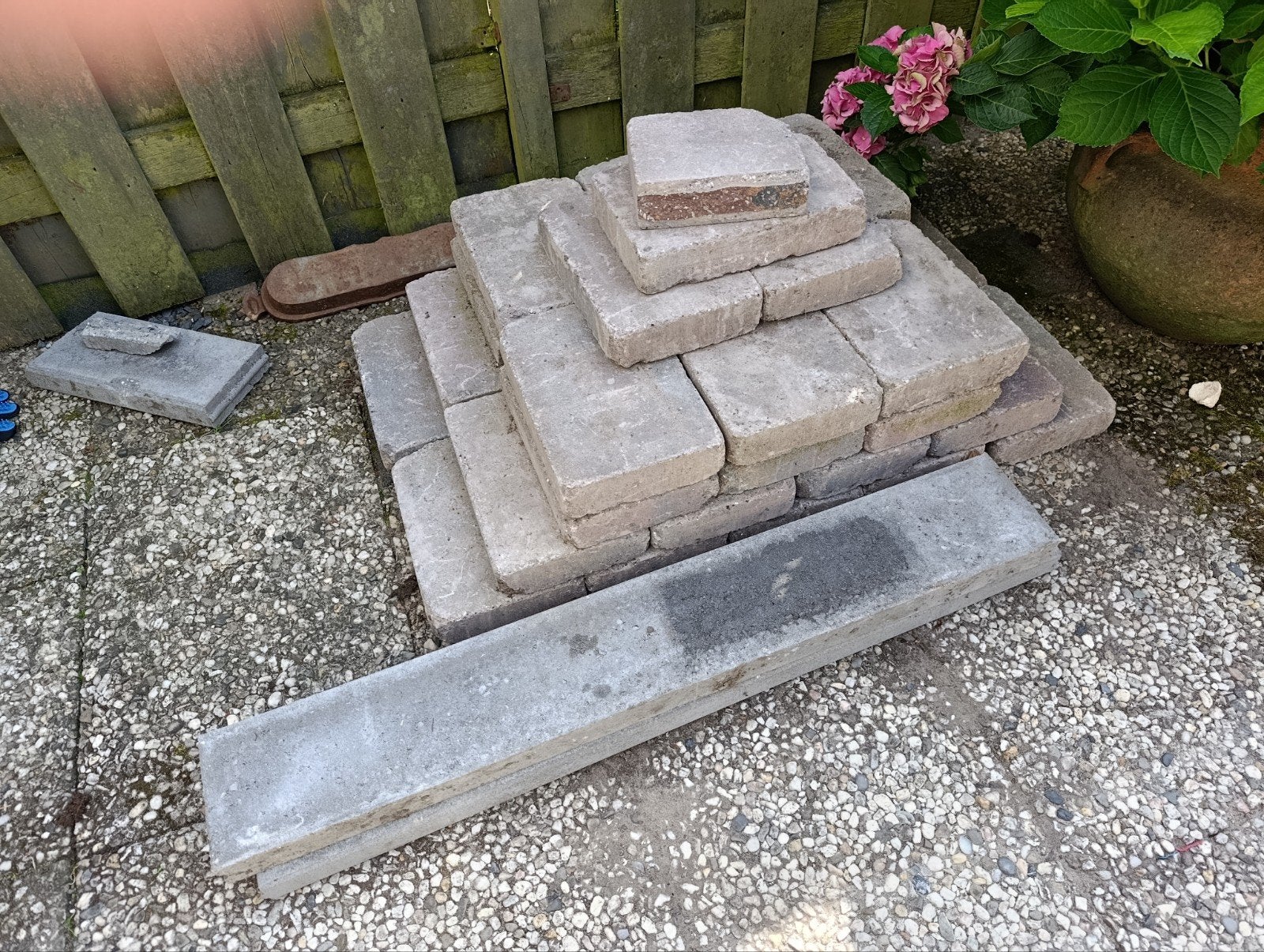 Gratis Betonklinkers 30x15x6cm getrommeld + opsluitbanden, Ophalen