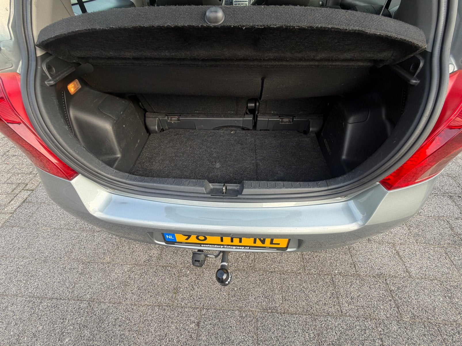 Foto 12 van Toyota Yaris 1.0 12V Vvt-i 3DR Terra 2006 Grijs