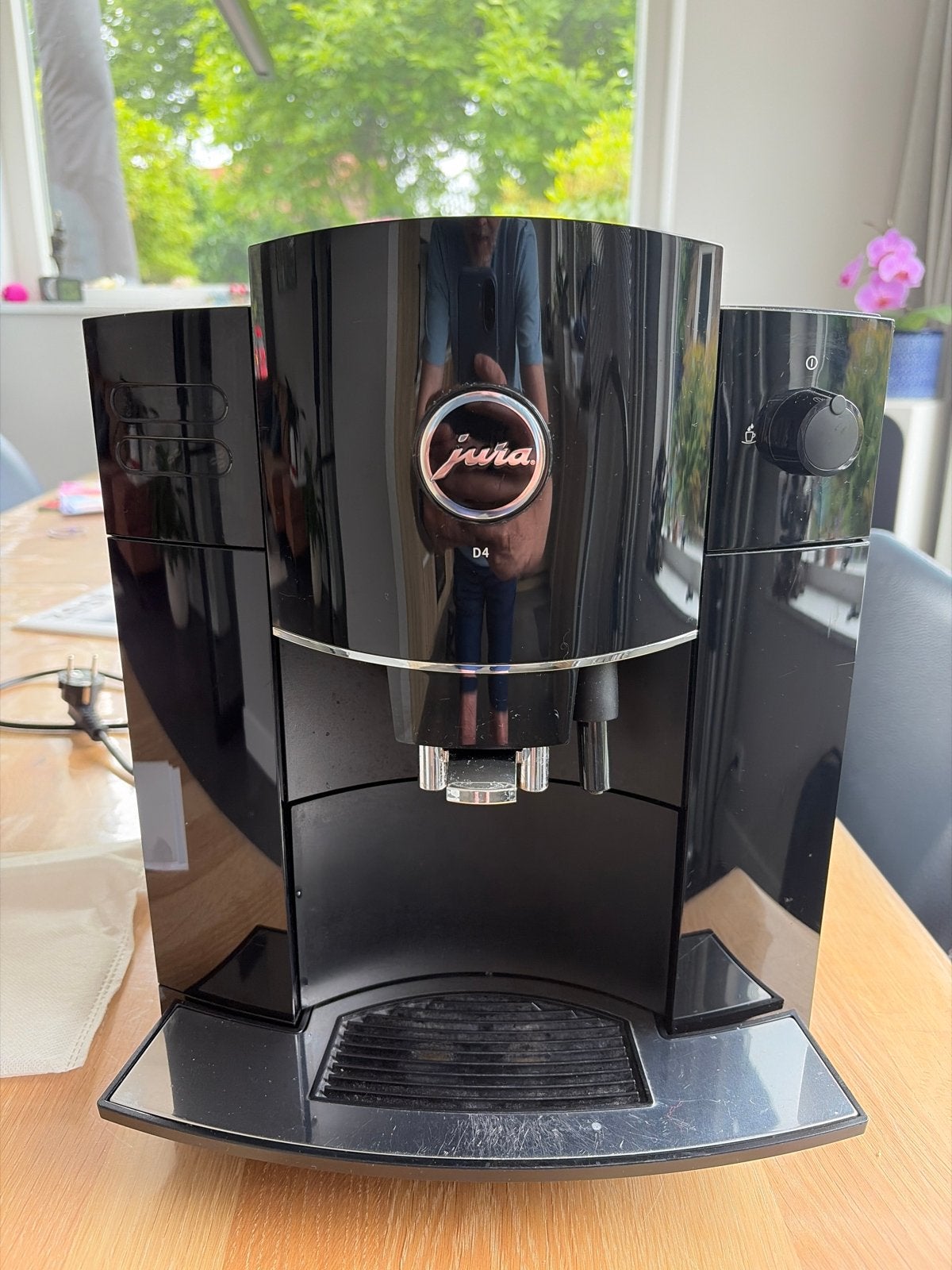 Jura D4 Volautomatische Koffiemachine - Zwart, Witgoed en Apparatuur, Koffiezetapparaten, Ophalen, Koffiemachine, Koffiebonen