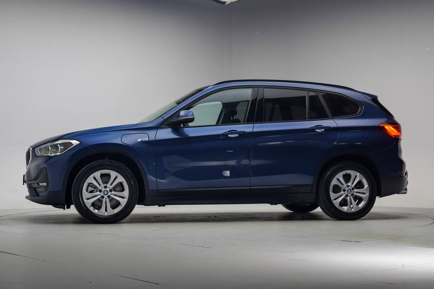 BMW X1 xDrive 25e Executive Aut. [ Camera LED Elek.achterkle, Auto's, Gebruikt, 750 kg, Blauw, 59 km/l