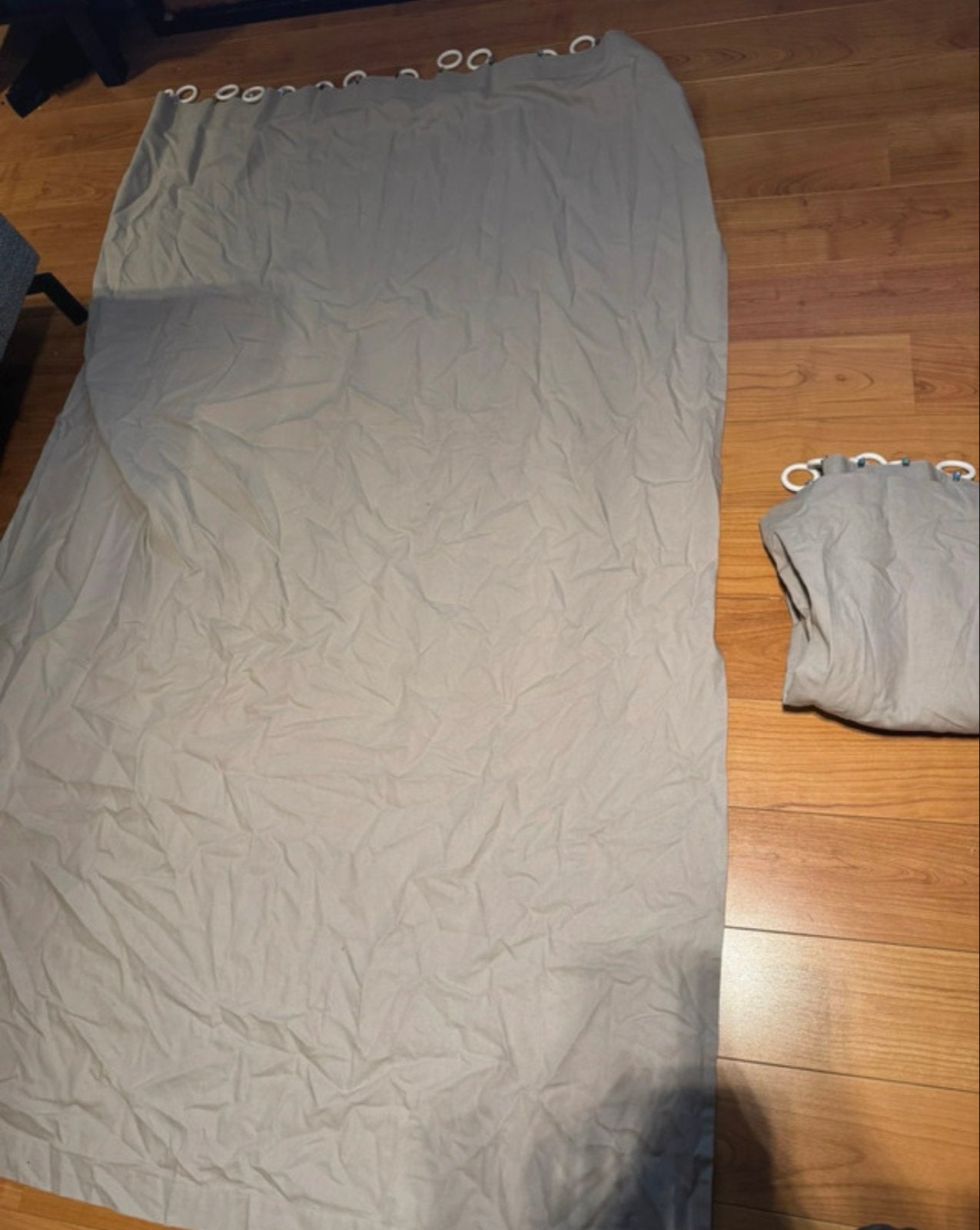 2x Gordijnen 215x145 cm - Grijs met ringen, Met ringen, Ophalen of Verzenden, Zo goed als nieuw, Gordijn