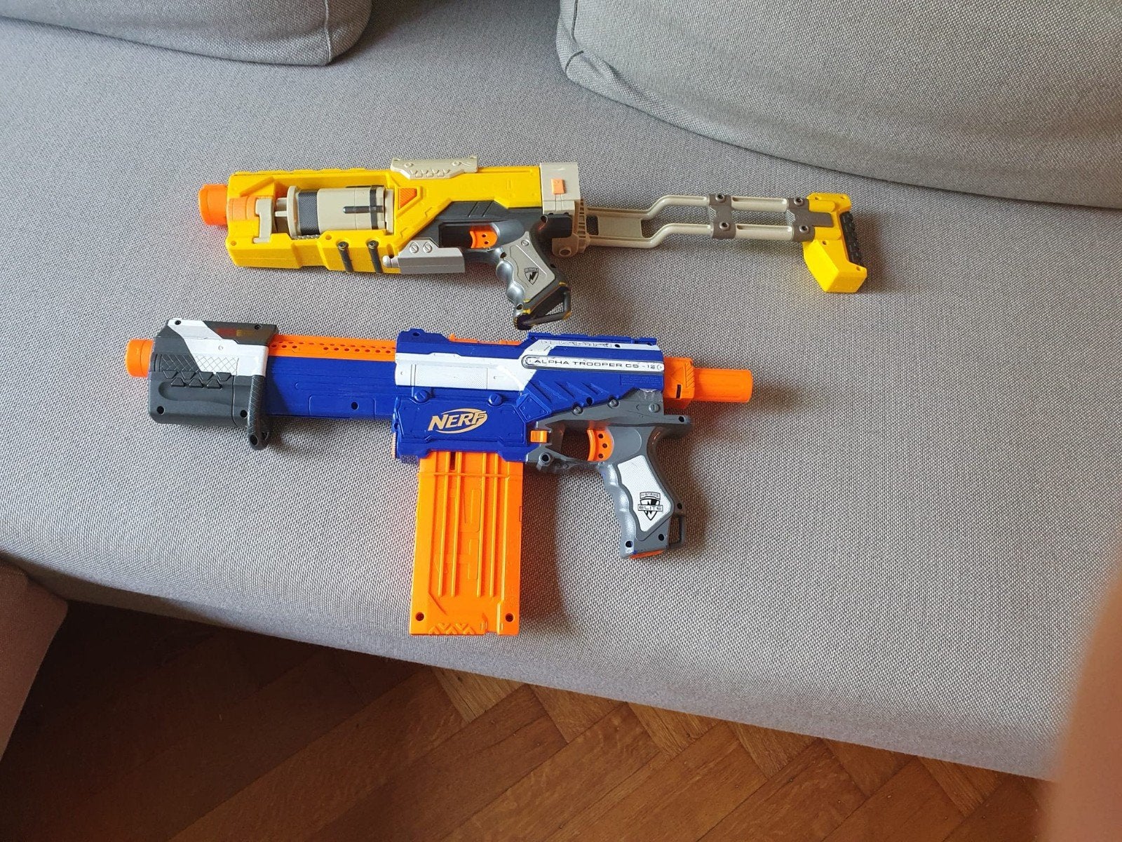 Nerf Blasters Set - Alpha Trooper CS-18 & Strongarm, Verzenden, Gebruikt
