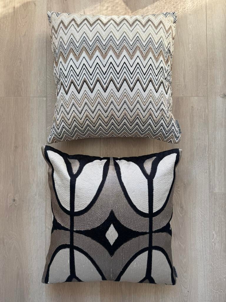 Colmore kussens 2x 45x45 cm - beige goud zwart, Ophalen of Verzenden, Zo goed als nieuw, Beige, Vierkant