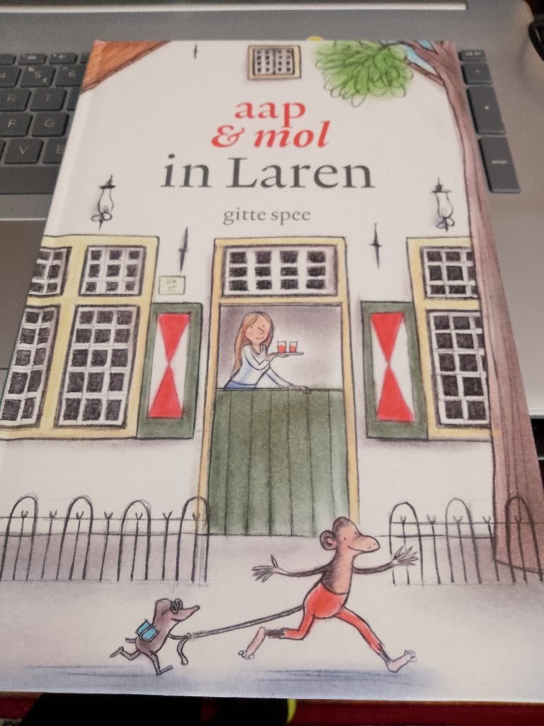 boek  hardcover aap & mol in laren  gitte spee, Ophalen of Verzenden, Zo goed als nieuw, Fictie algemeen