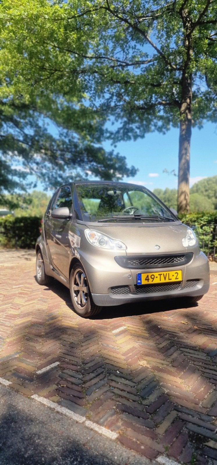 Smart ForTwo 1.0 45KW Coupe MHD Metallic Grijs, Auto's, Smart, Automaat, Zwart, 18 €/maand, 61 pk